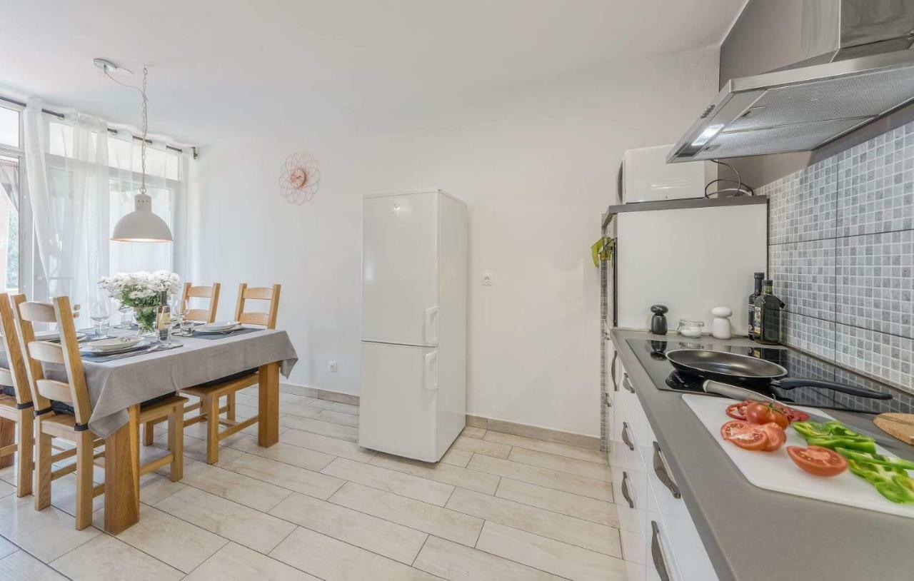 Apartment Rubix Пула Екстер'єр фото